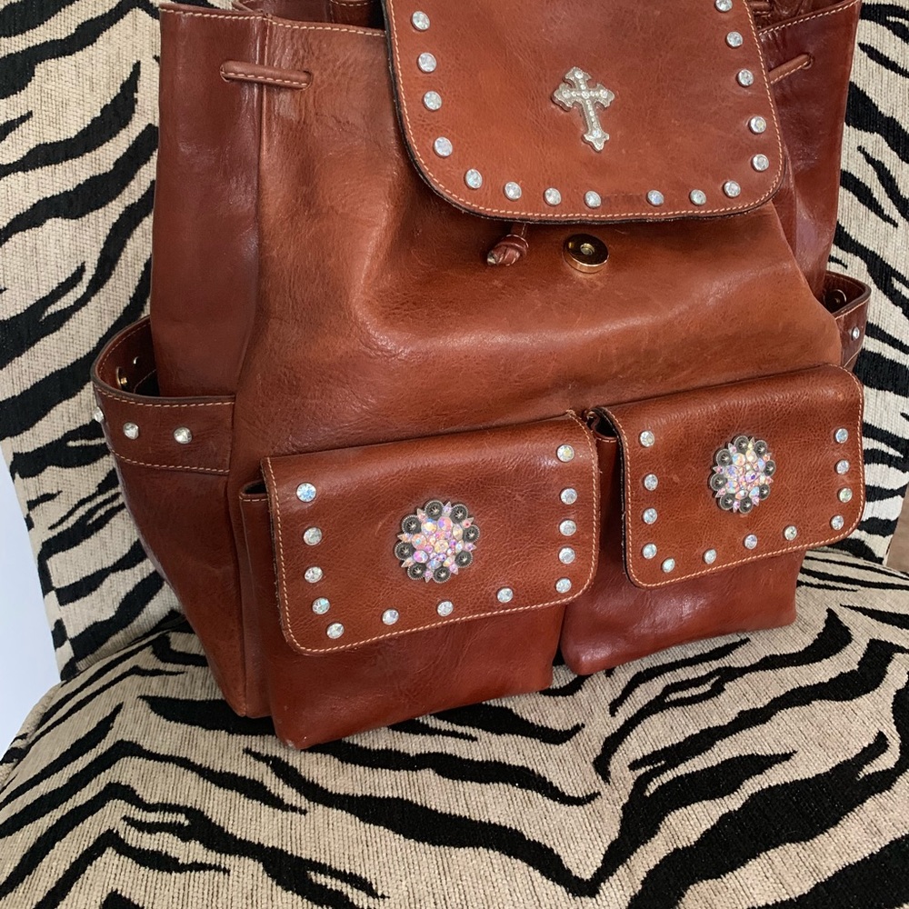 Leather backpack - Picture 2 of 3